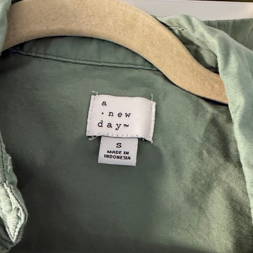 Women's Matching Cotton Poplin Set: High-Rise Poplin Shorts & Shirt, Green, S - Picture 5 of 9